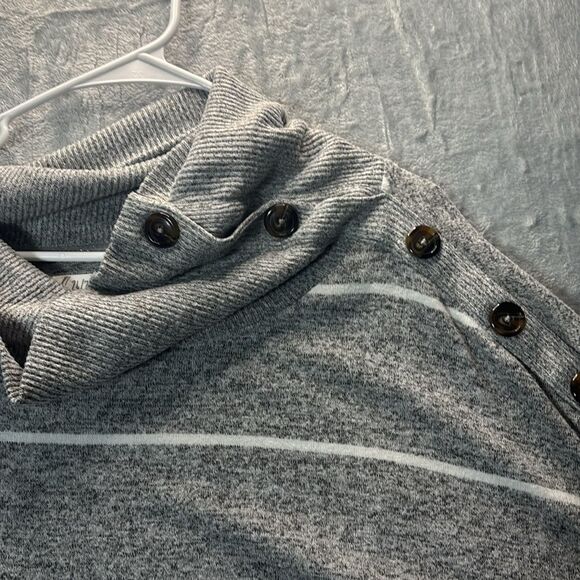 Maurice 24/7 Gray Striped Funnel Neck Button Detail Soft Size 1 - Picture 3 of 9